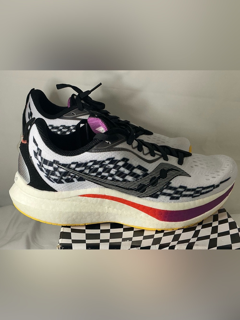 Saucony Endorphin Speed 2 Running Shoes Women’s 9.5 white yellow black - Picture 4 of 9